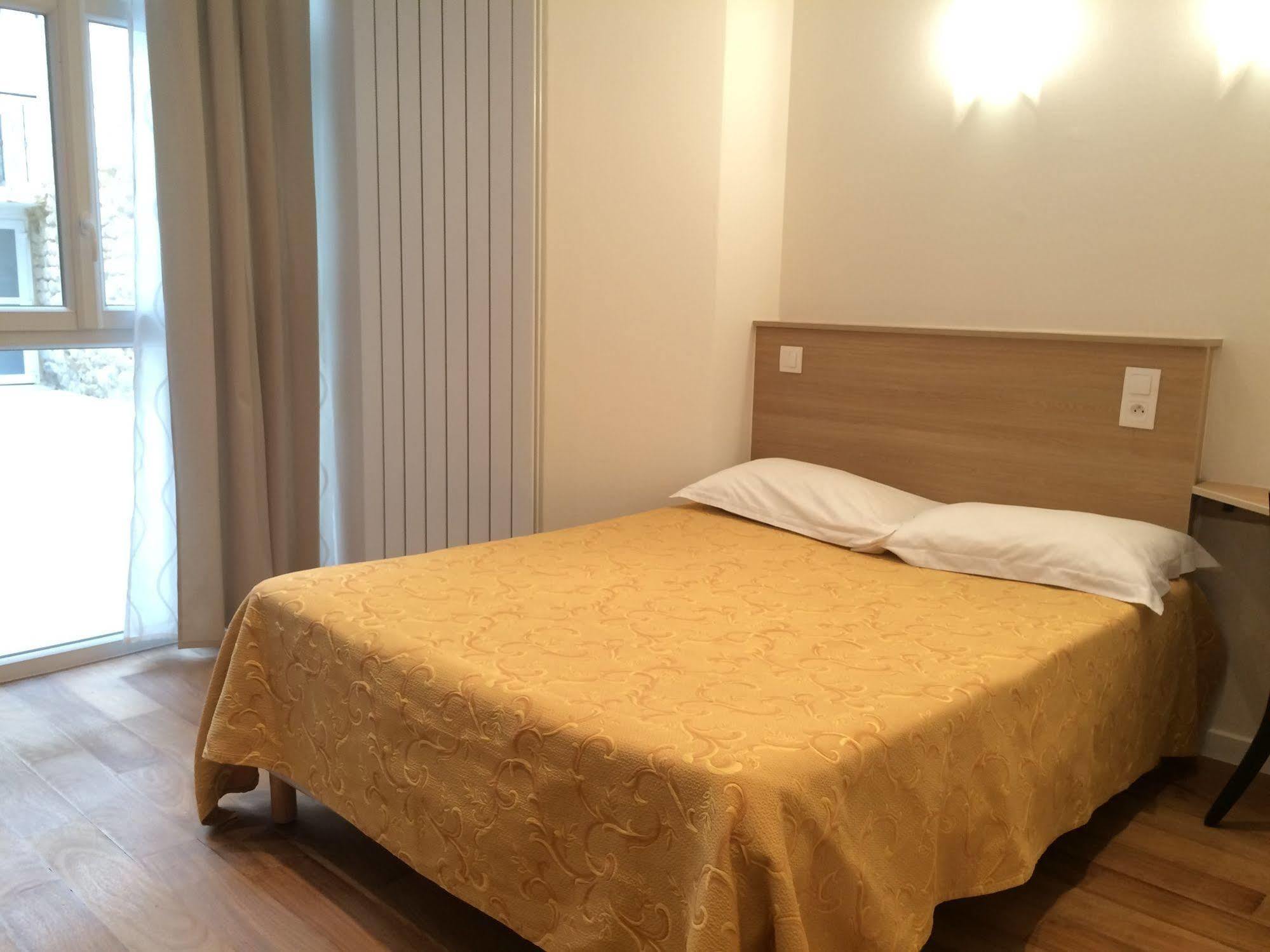 Hotel Mimosa Париж Экстерьер фото